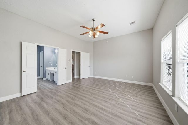 2810 Lockeridge Pines Drive, Spring, TX 77386