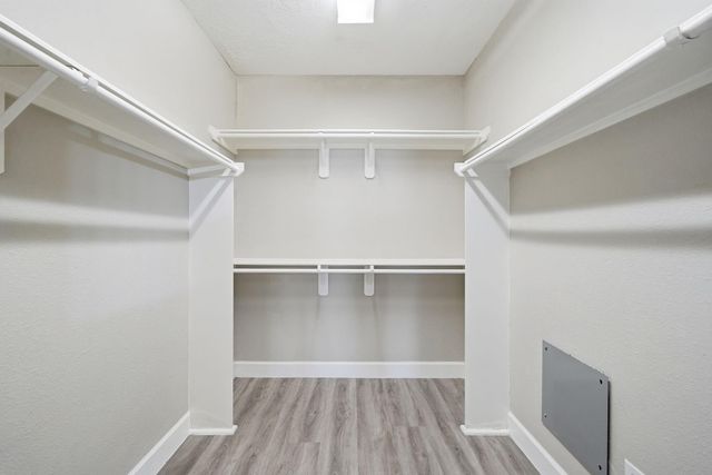 2810 Lockeridge Pines Drive, Spring, TX 77386