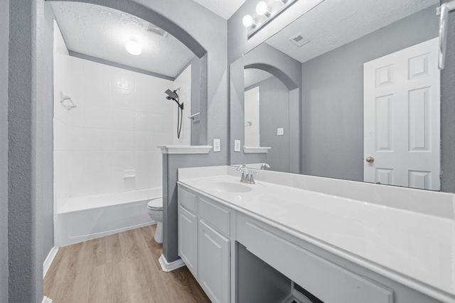 2810 Lockeridge Pines Drive, Spring, TX 77386