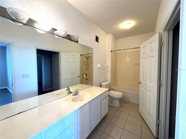 8660 BUCCILLI DRIVE 305, Orlando, FL 32829