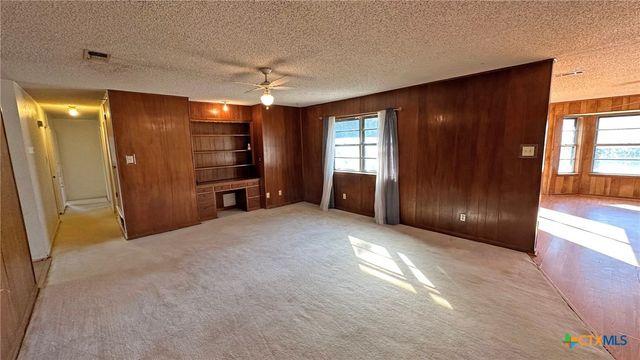 902 Holly Street, Copperas Cove, TX 76522