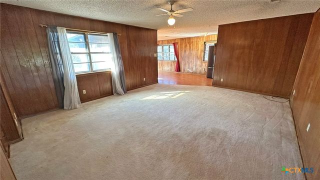 902 Holly Street, Copperas Cove, TX 76522