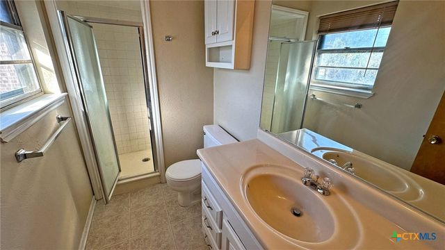 902 Holly Street, Copperas Cove, TX 76522