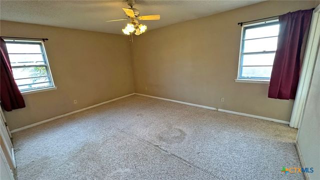 902 Holly Street, Copperas Cove, TX 76522