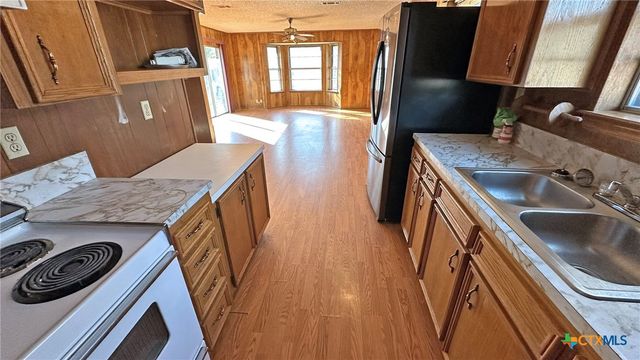 902 Holly Street, Copperas Cove, TX 76522