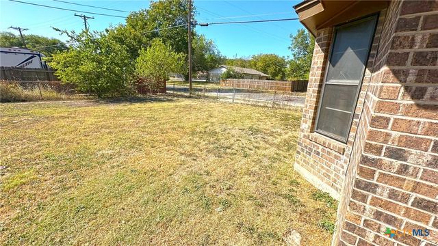 902 Holly Street, Copperas Cove, TX 76522