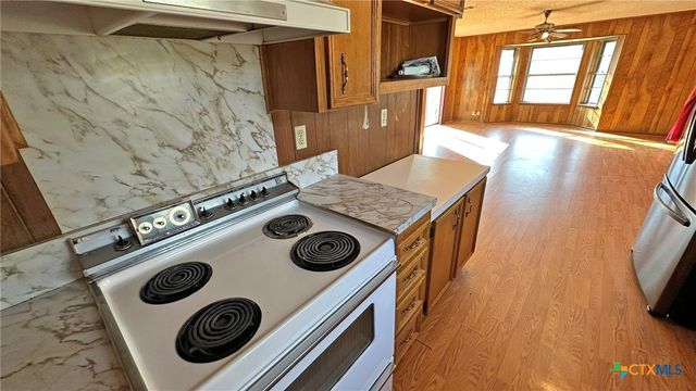 902 Holly Street, Copperas Cove, TX 76522