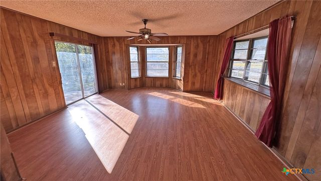 902 Holly Street, Copperas Cove, TX 76522