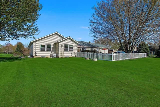 8760 385th AVENUE, Burlington, WI 53105