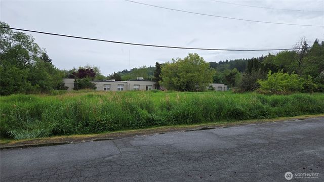 1215 9th Street SE, Puyallup, WA 98372