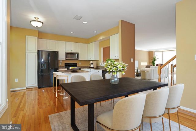 2243 JOURNET DR, Dunn Loring, VA 22027