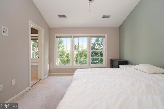 2243 JOURNET DR, Dunn Loring, VA 22027