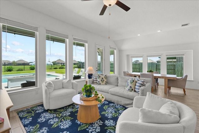 14919 Lake Shore Avenue, Mont Belvieu, TX 77523