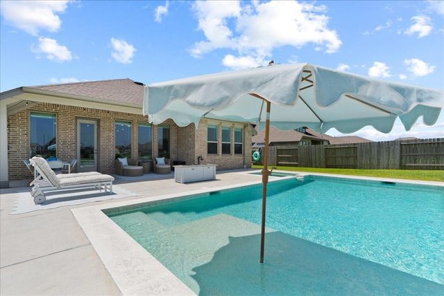 14919 Lake Shore Avenue, Mont Belvieu, TX 77523