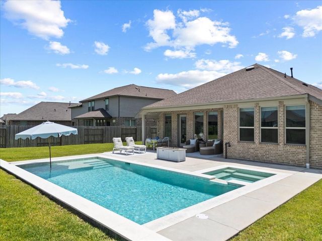 14919 Lake Shore Avenue, Mont Belvieu, TX 77523