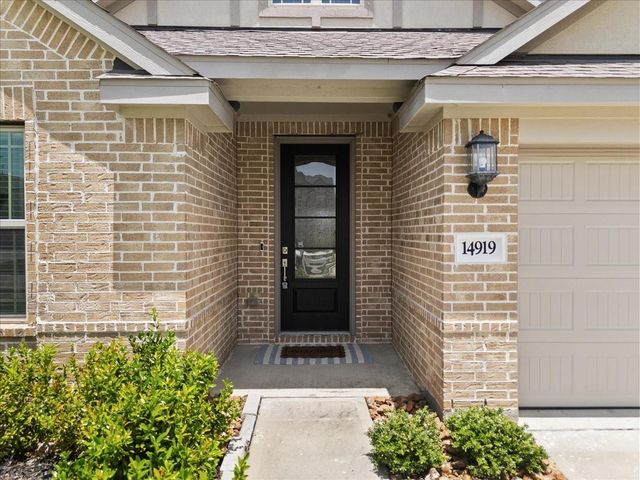 14919 Lake Shore Avenue, Mont Belvieu, TX 77523