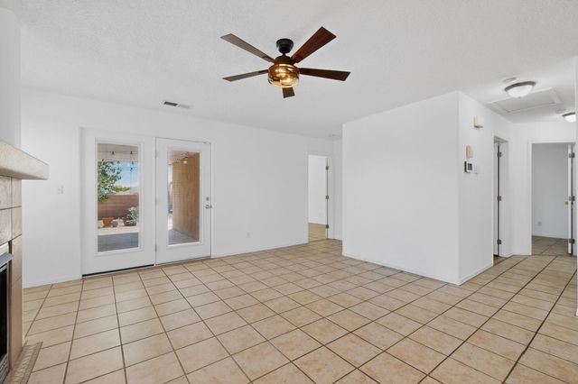 1040 Pacaya Drive NW, Albuquerque, NM 87120