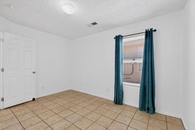 1040 Pacaya Drive NW, Albuquerque, NM 87120