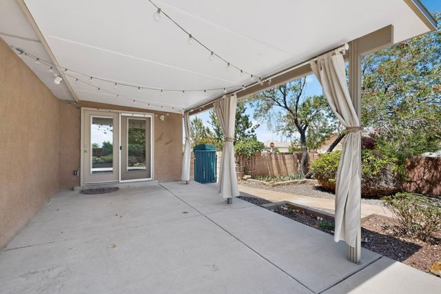 1040 Pacaya Drive NW, Albuquerque, NM 87120