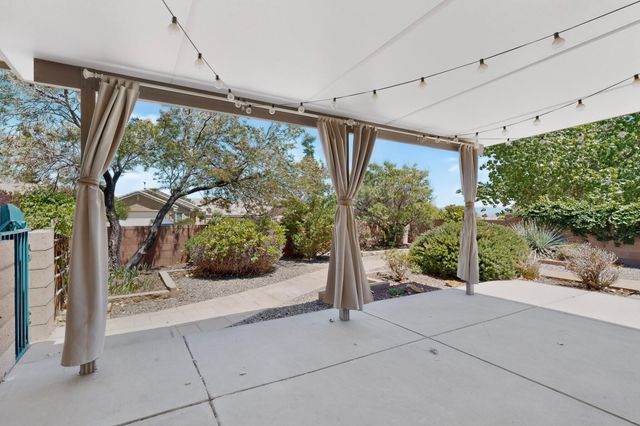 1040 Pacaya Drive NW, Albuquerque, NM 87120