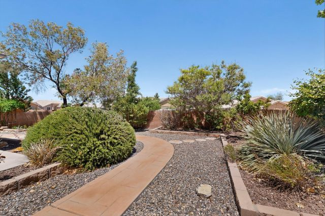 1040 Pacaya Drive NW, Albuquerque, NM 87120
