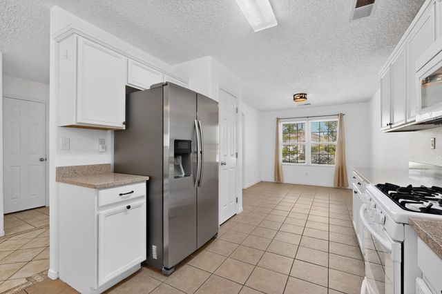 1040 Pacaya Drive NW, Albuquerque, NM 87120