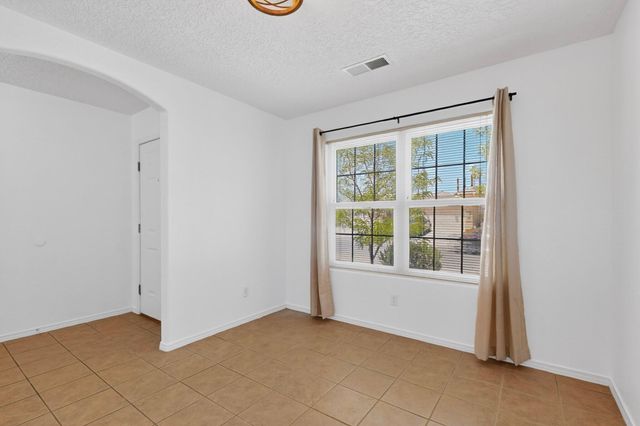 1040 Pacaya Drive NW, Albuquerque, NM 87120