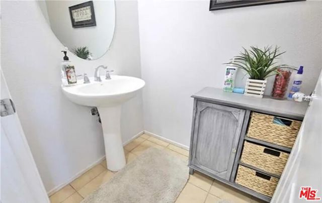 15017 Northwind Lane, North Hills (los Angeles), CA 91343