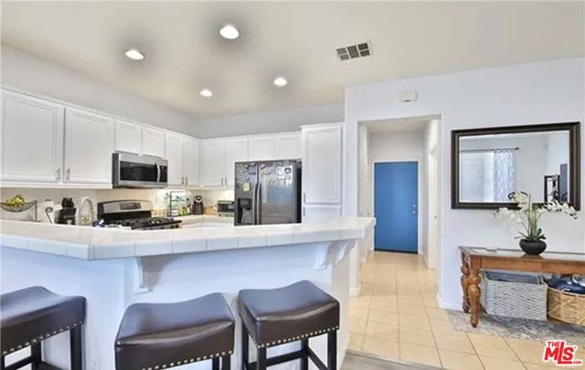 15017 Northwind Lane, North Hills (los Angeles), CA 91343