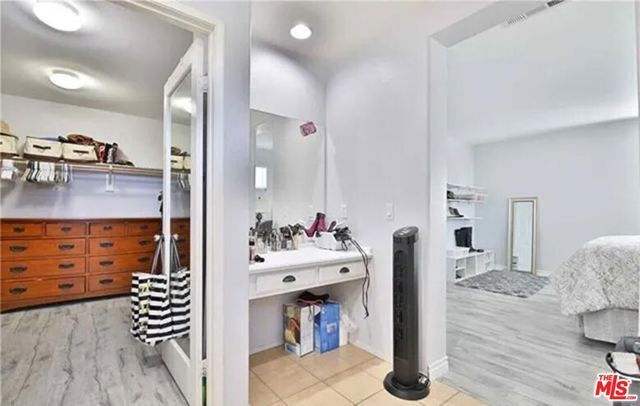 15017 Northwind Lane, North Hills (los Angeles), CA 91343