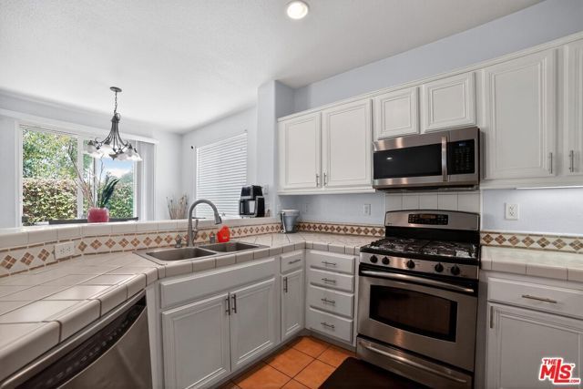 15017 Northwind Lane, North Hills (los Angeles), CA 91343