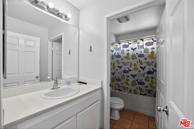 15017 Northwind Lane, North Hills (los Angeles), CA 91343