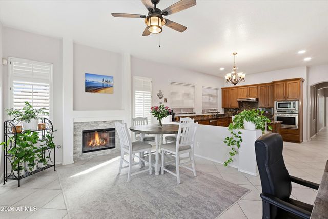 318 W EL FREDA Road, Tempe, AZ 85284