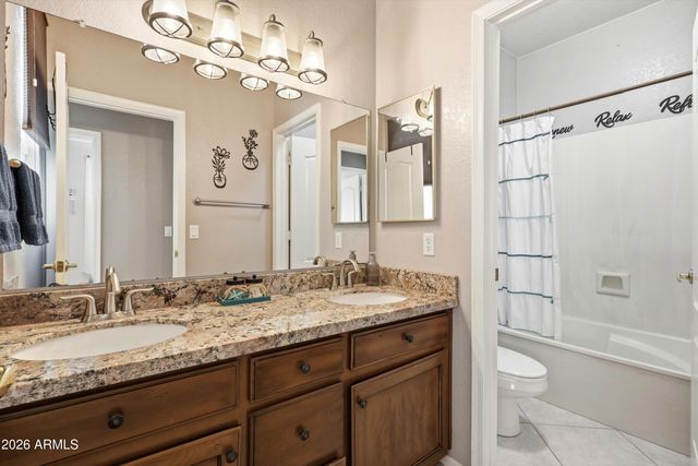 318 W EL FREDA Road, Tempe, AZ 85284