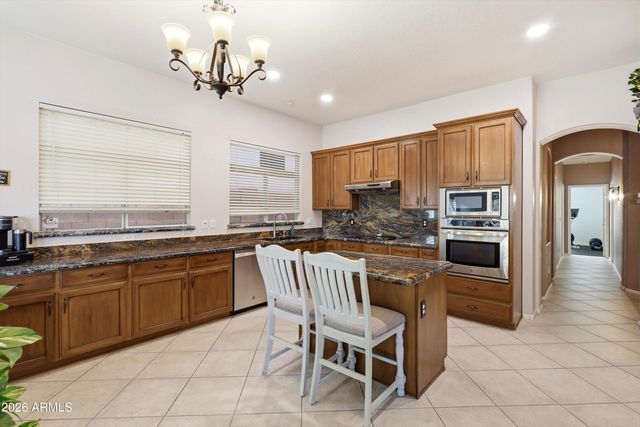 318 W EL FREDA Road, Tempe, AZ 85284