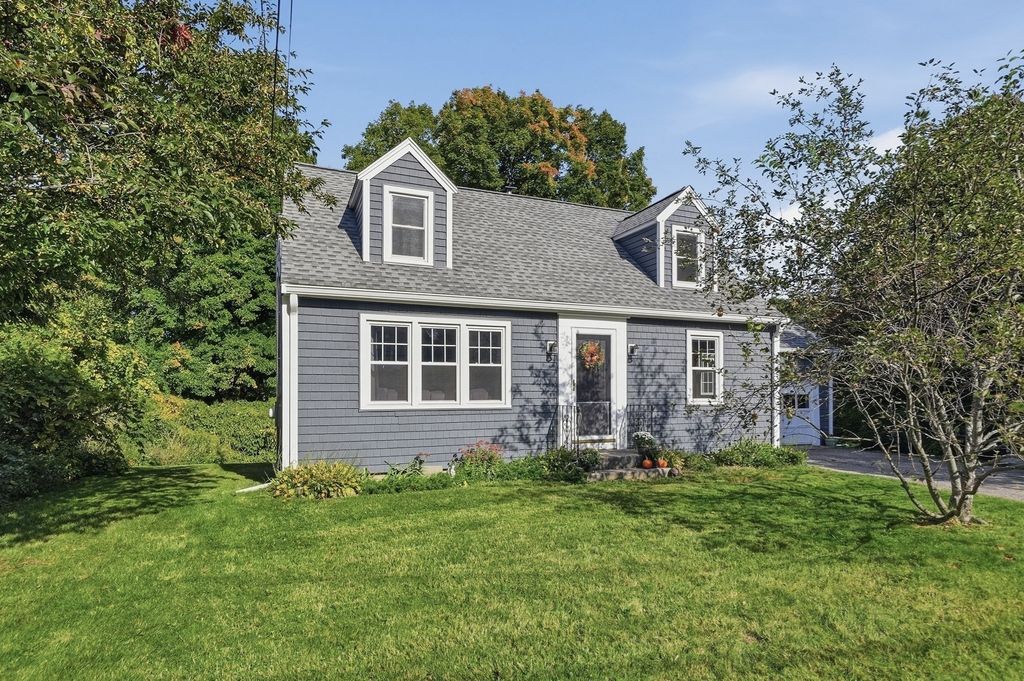 6 Maple Street, Southborough, MA 01745