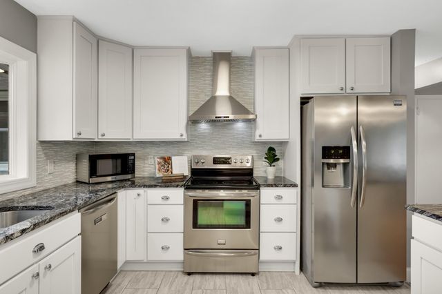3018 Sumter Avenue S, Saint Louis Park, MN 55426