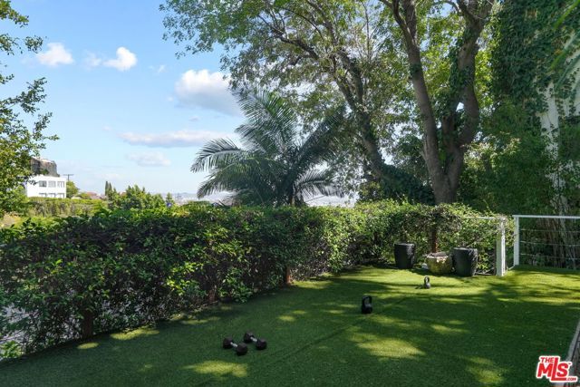 1531 Marmont Avenue, Los Angeles, CA 90069