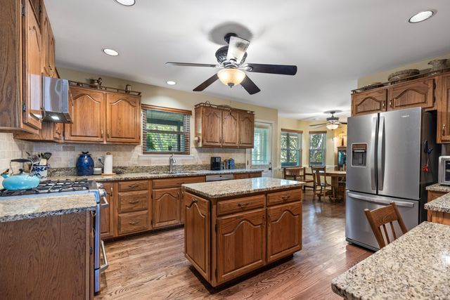 2227 Bay Pointe Drive, Hixson, TN 37343