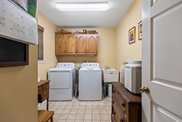 2227 Bay Pointe Drive, Hixson, TN 37343