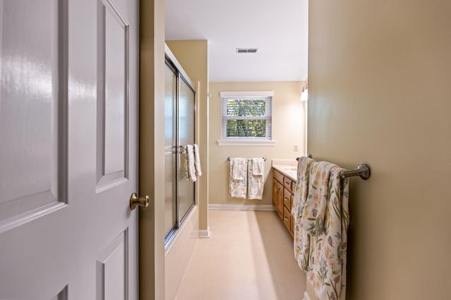 2227 Bay Pointe Drive, Hixson, TN 37343