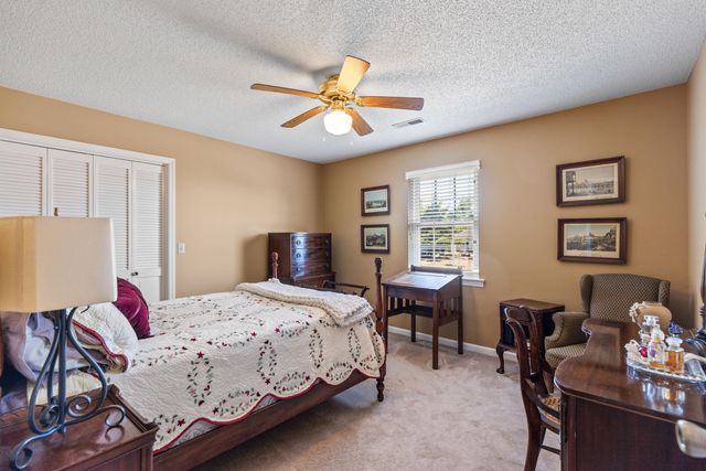 2227 Bay Pointe Drive, Hixson, TN 37343