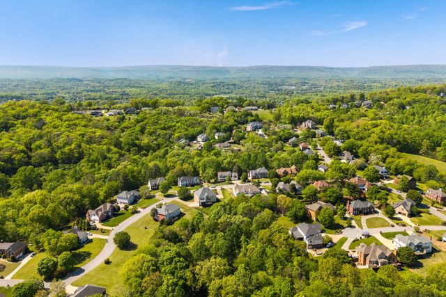 2227 Bay Pointe Drive, Hixson, TN 37343