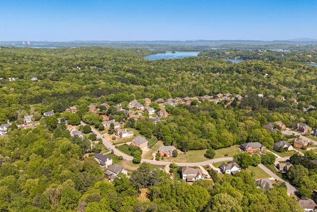 2227 Bay Pointe Drive, Hixson, TN 37343