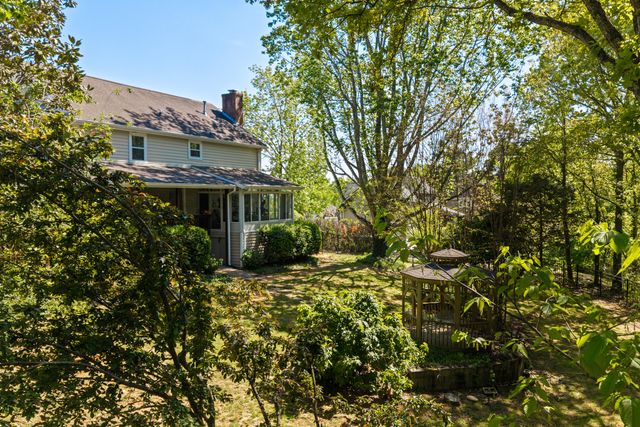 2227 Bay Pointe Drive, Hixson, TN 37343