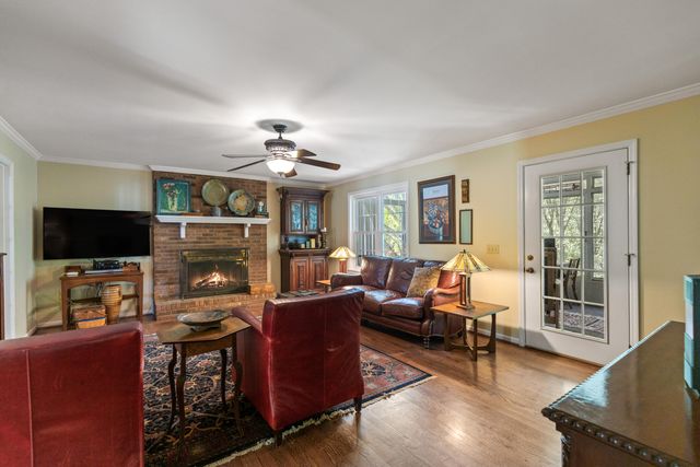 2227 Bay Pointe Drive, Hixson, TN 37343