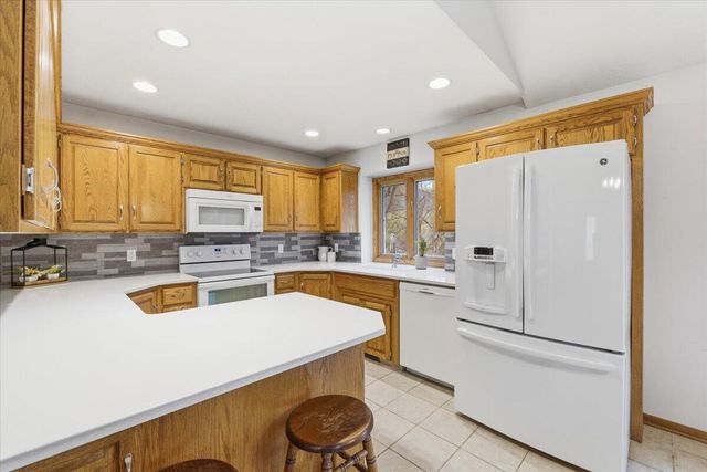 733 PARKWILD Drive, Council Bluffs, IA 51503