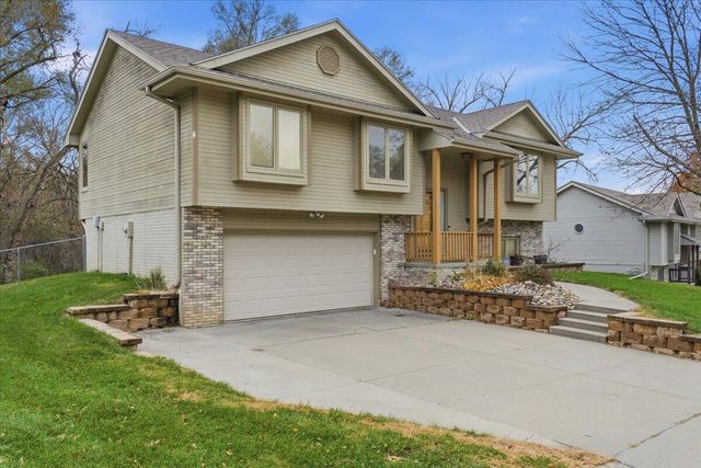 733 PARKWILD Drive, Council Bluffs, IA 51503