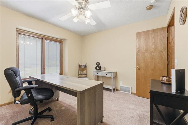 733 PARKWILD Drive, Council Bluffs, IA 51503