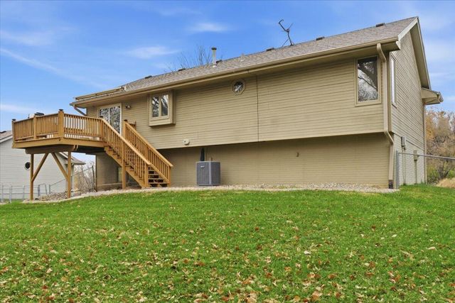 733 PARKWILD Drive, Council Bluffs, IA 51503